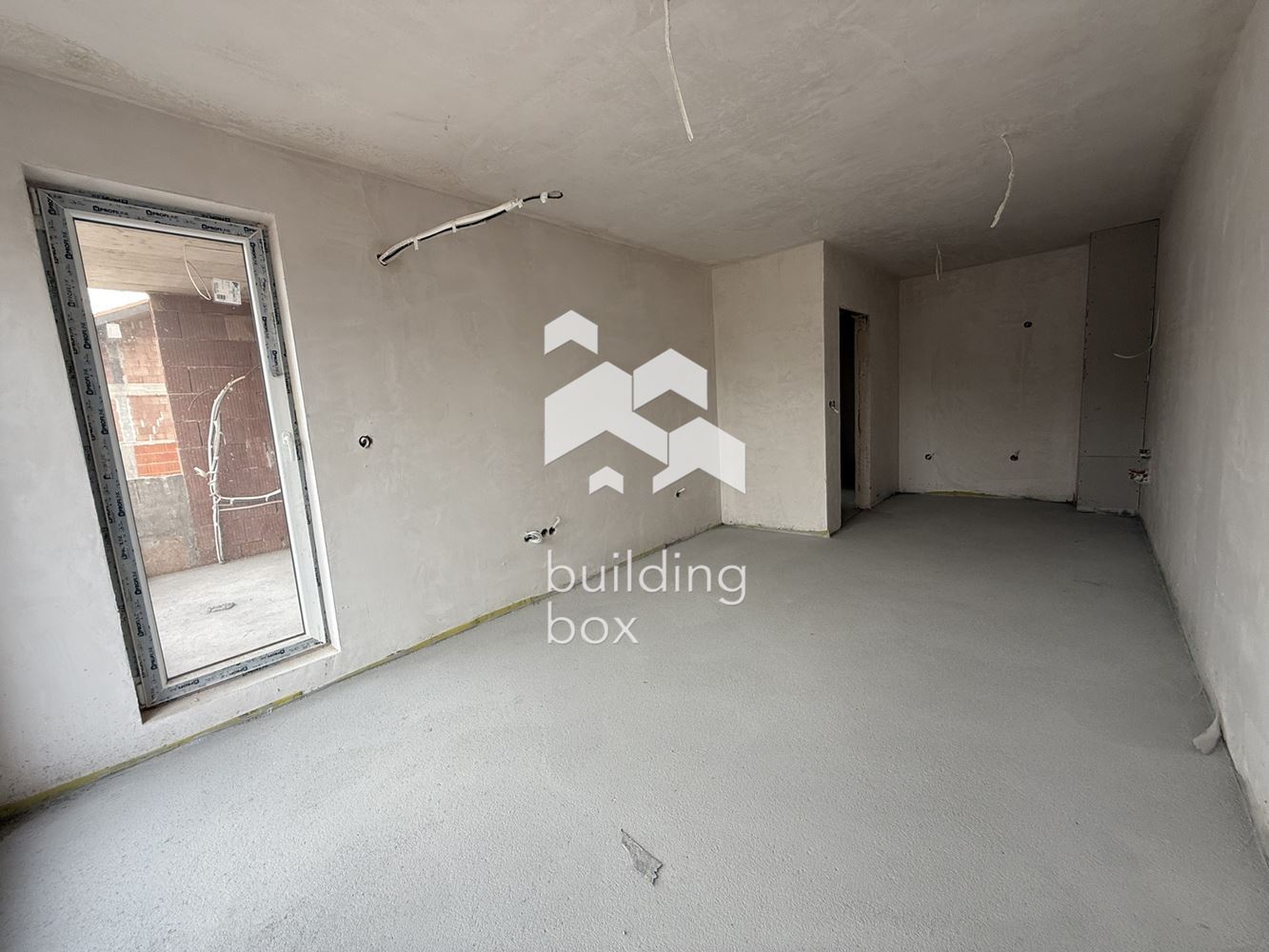 Тристаен апартамент - кв. Остромила - 0