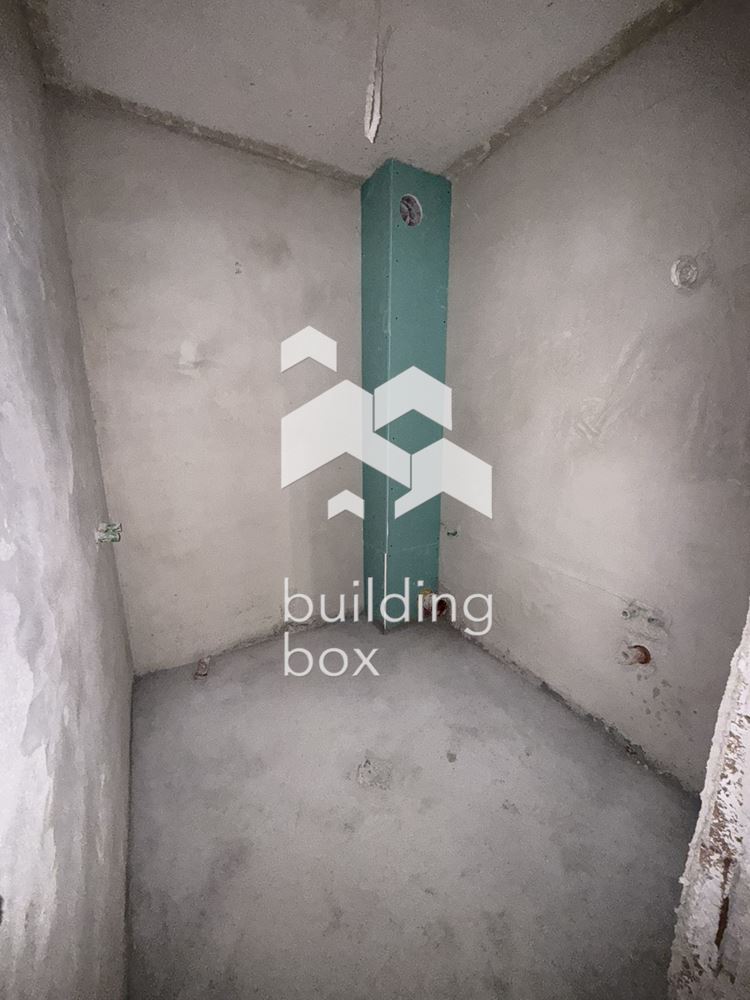 Тристаен апартамент - кв. Остромила - 0