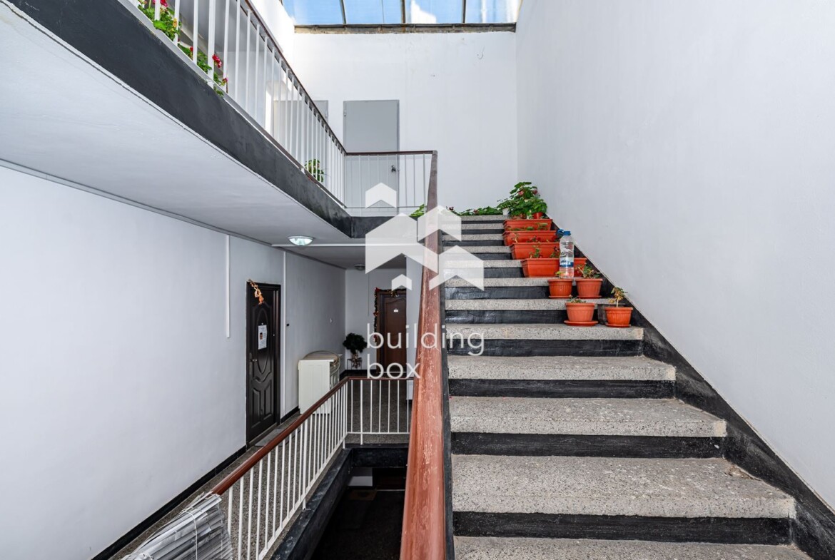 Апартамент с четири отделни помещения в центъра на гр. Пловдив. - 0