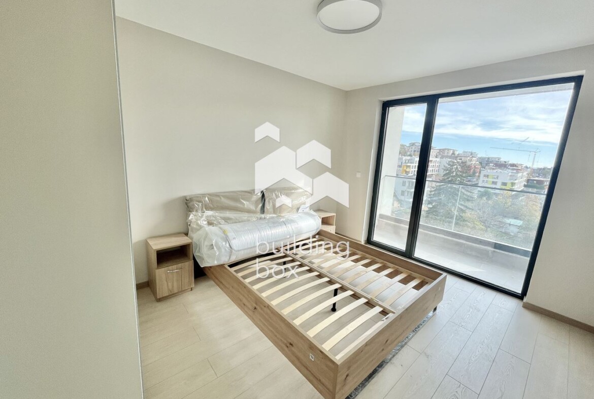 НОВ напълно обзаведен двустаен апартамент в кв. Бриз - 0