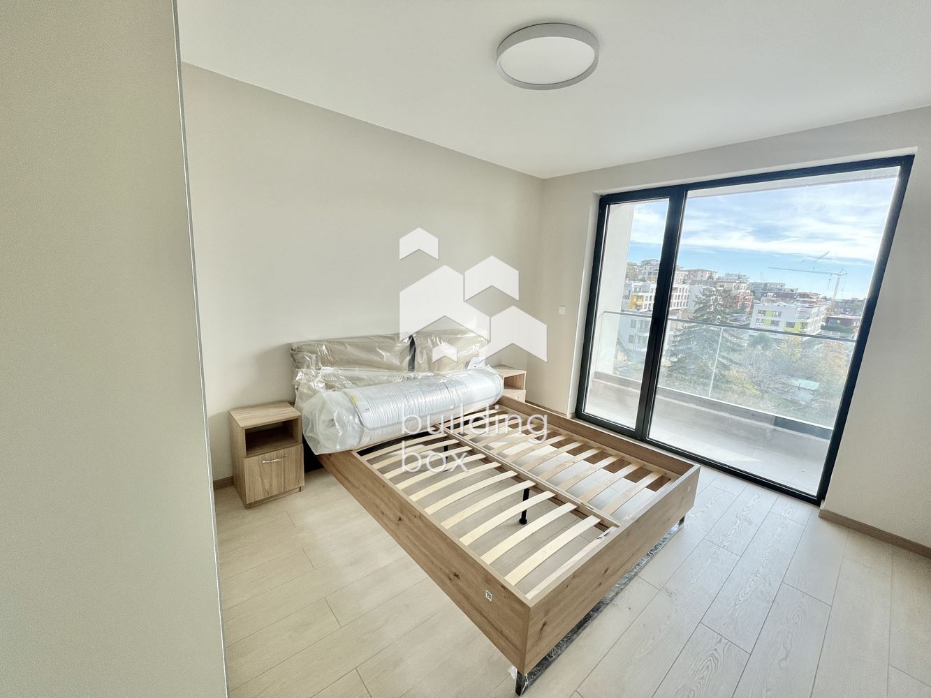 НОВ напълно обзаведен двустаен апартамент в кв. Бриз - 0