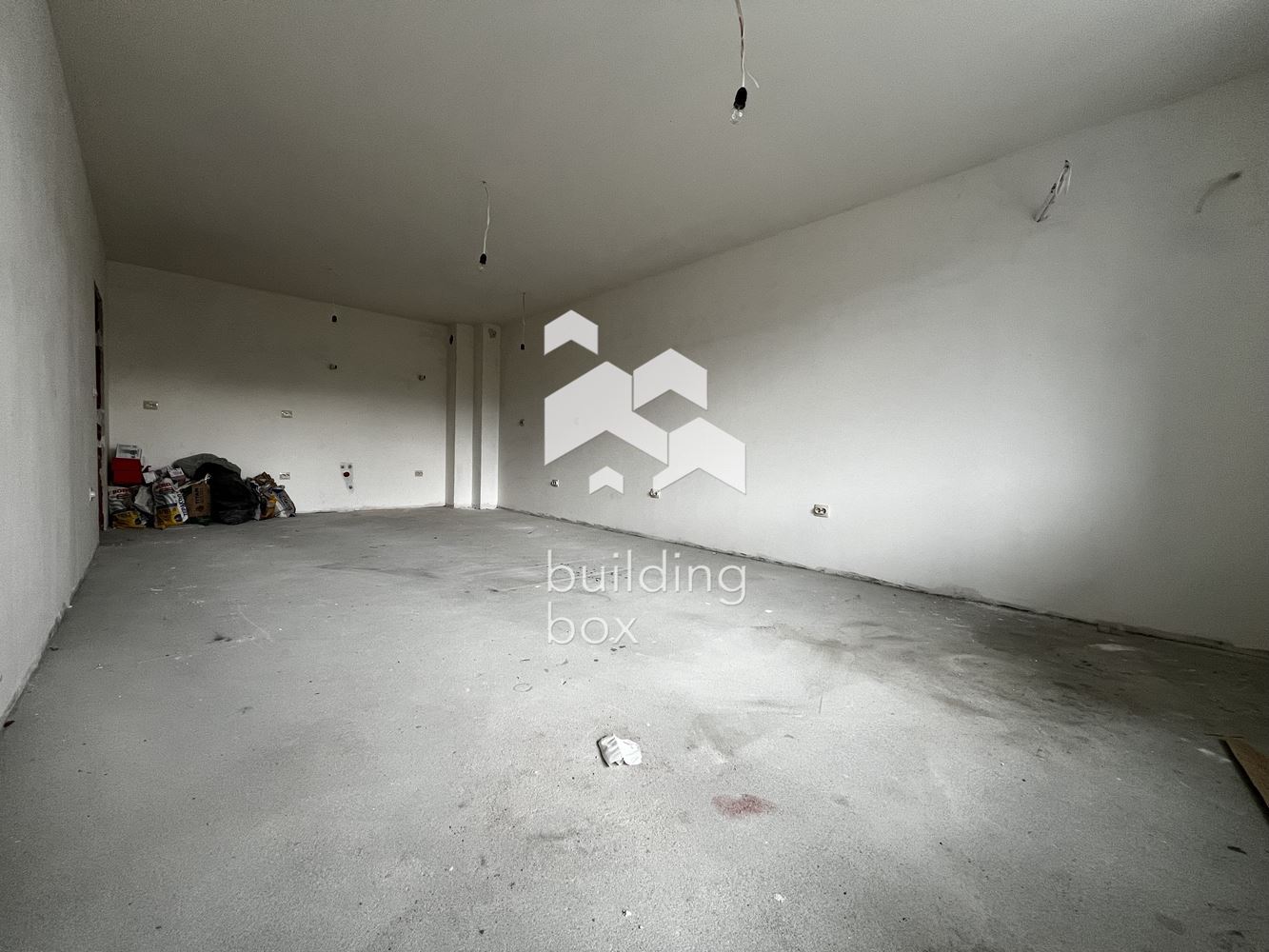 Тристаен апартамент - кв. Оборище - 0