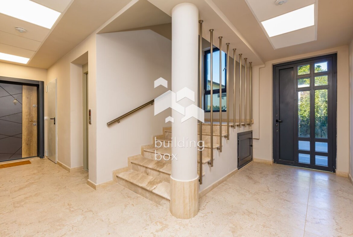 Двустаен апартамент до ключ - кв. Остромила - 0