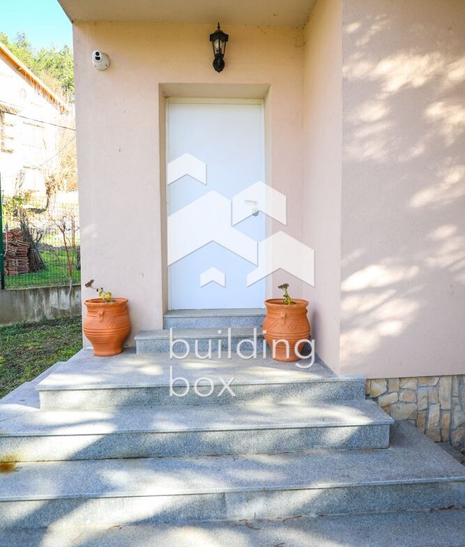 Къща - София, област, с.Искрец - 0