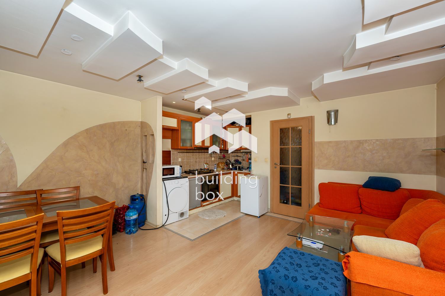 Тристаен обзаведен апартамент до КАПАНА - 0