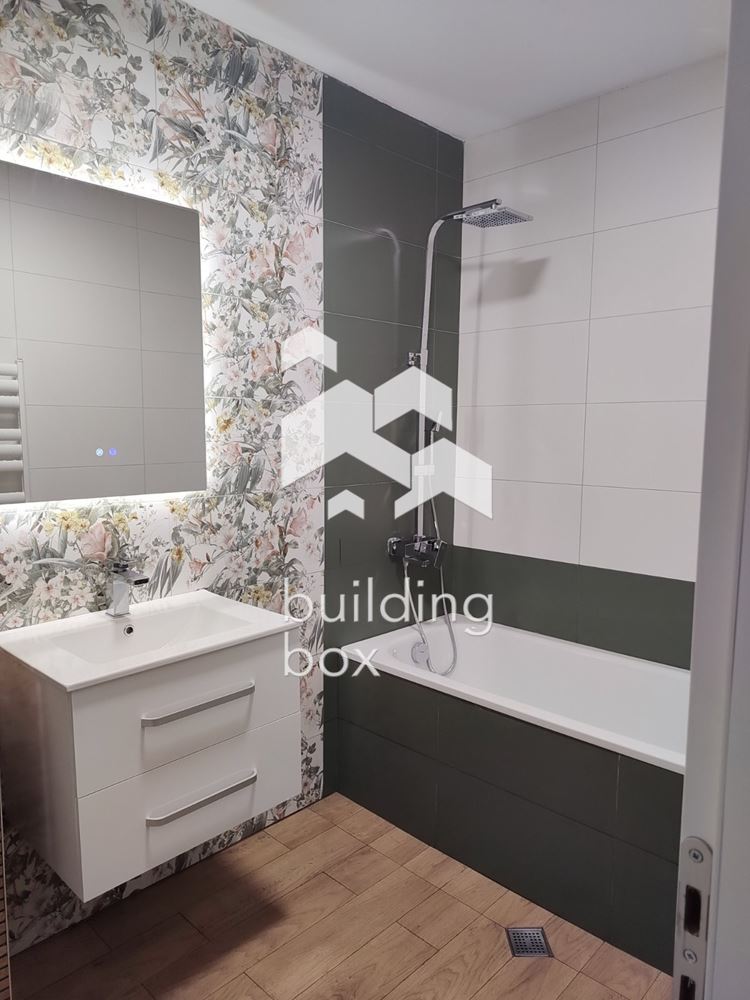 Четиристаен апартамент в кв. Кръстова вада - 0