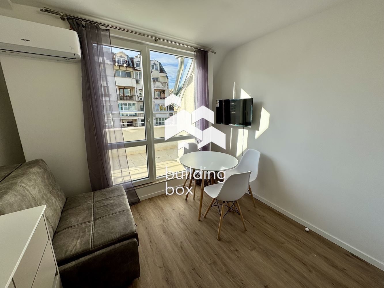 Чисто нов, уютен маломерен двустаен апартамент - 0