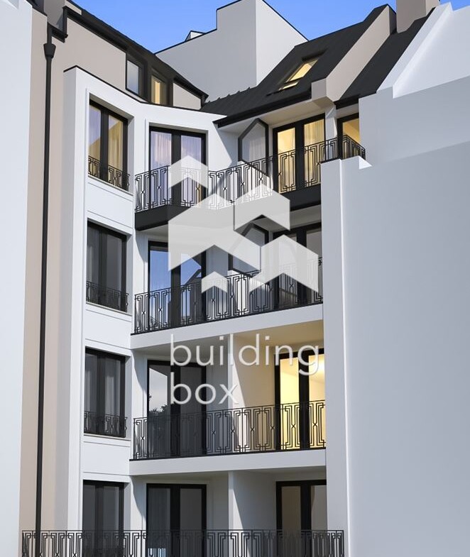 Тристаен апартамент в Център - 0