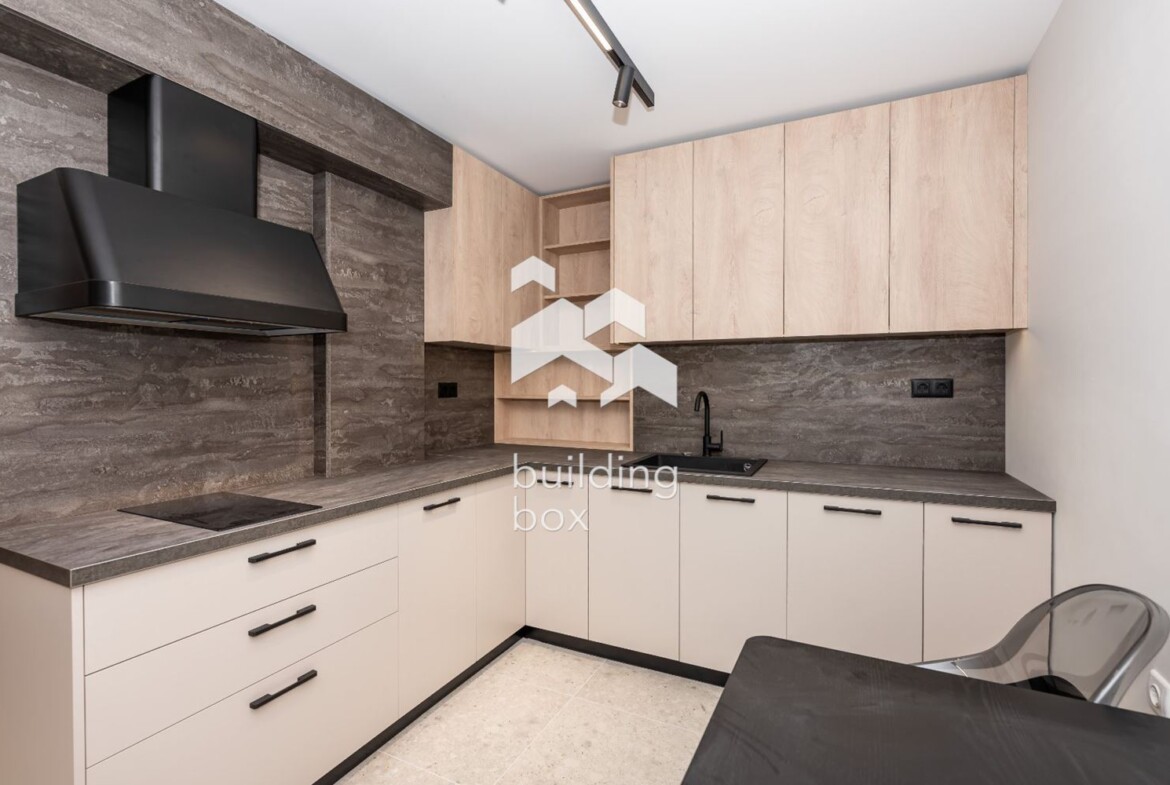 Обзаведен едностаен апартамент - кв. Христо Смирненски - 0