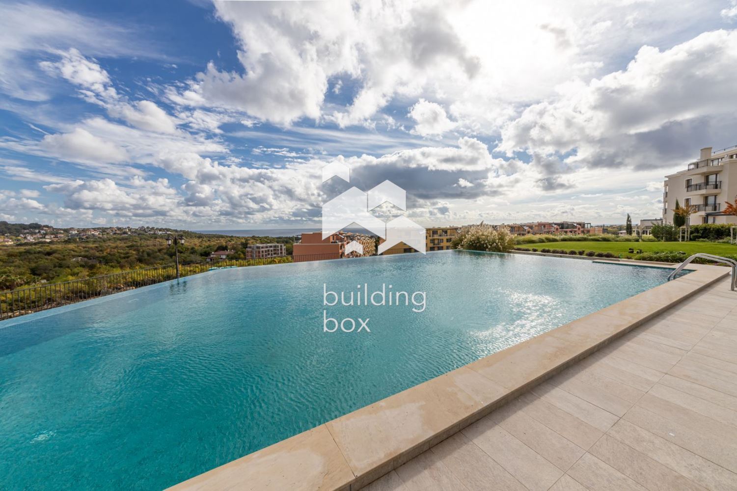 Лукс, простор и море – апартамент в бутикова сграда до к.к. Св. Св. Константин и Елена - 0