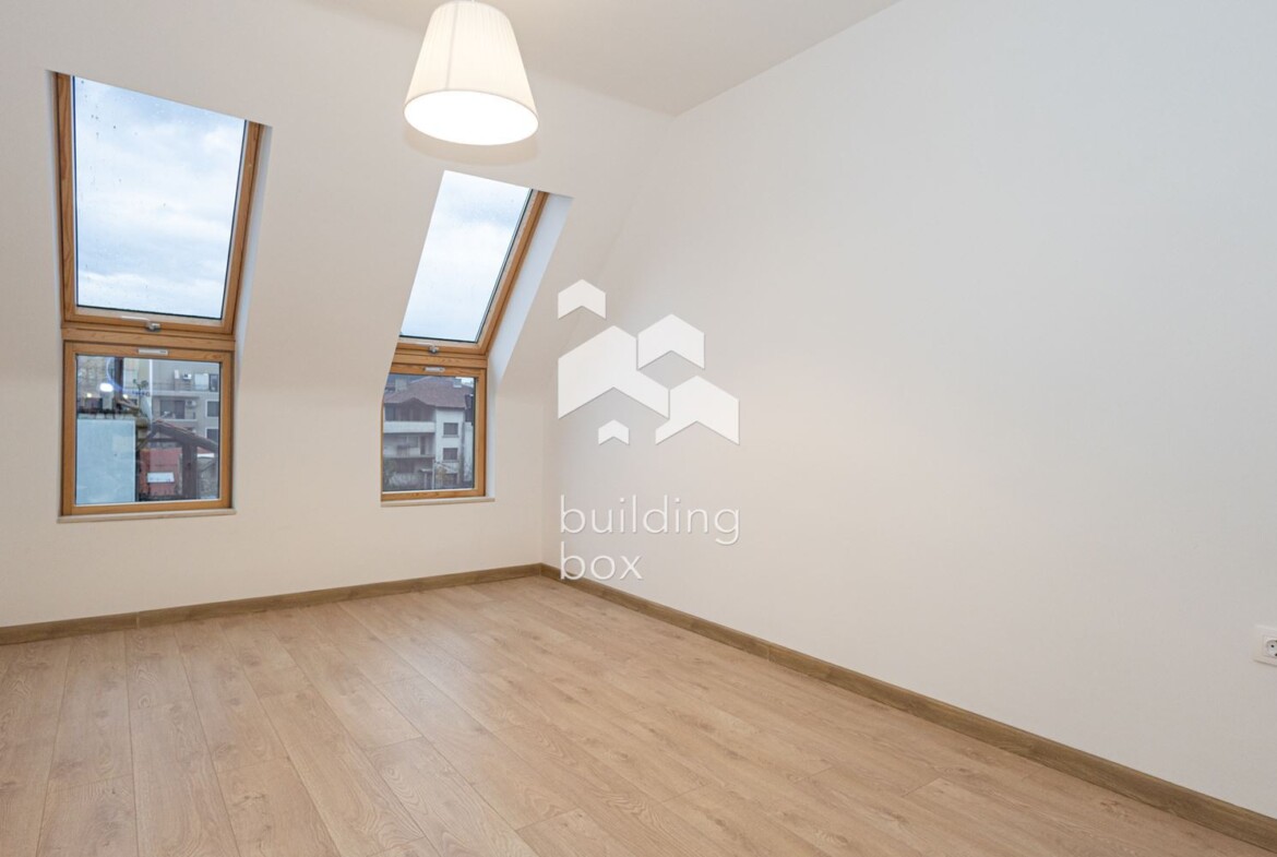 Луксозно обзаведен тристаен апартамент - Център - 0