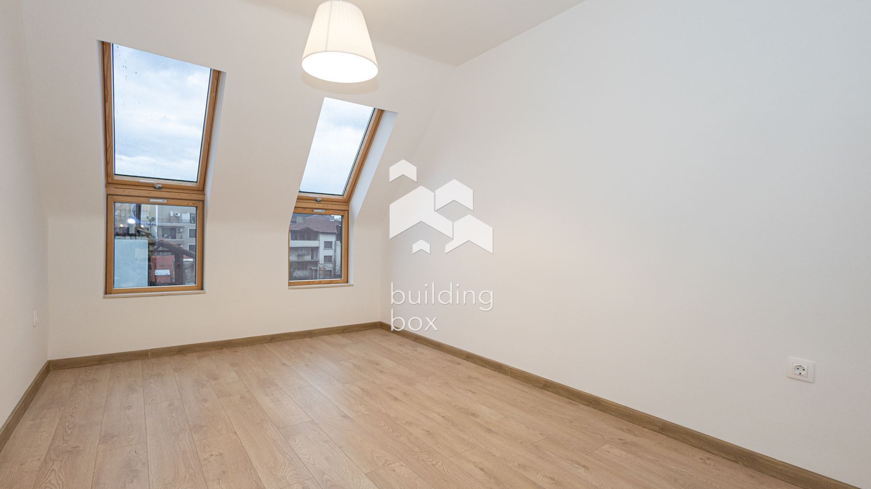 Луксозно обзаведен тристаен апартамент - Център - 0