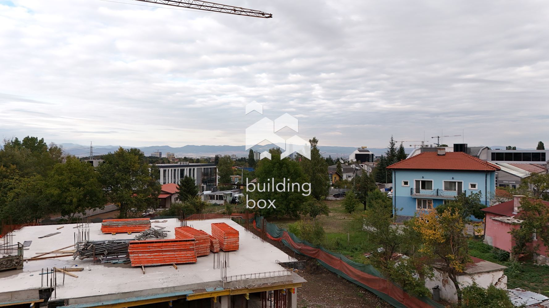 Четиристаен апартамент близо до "Ринг Мол" - 0