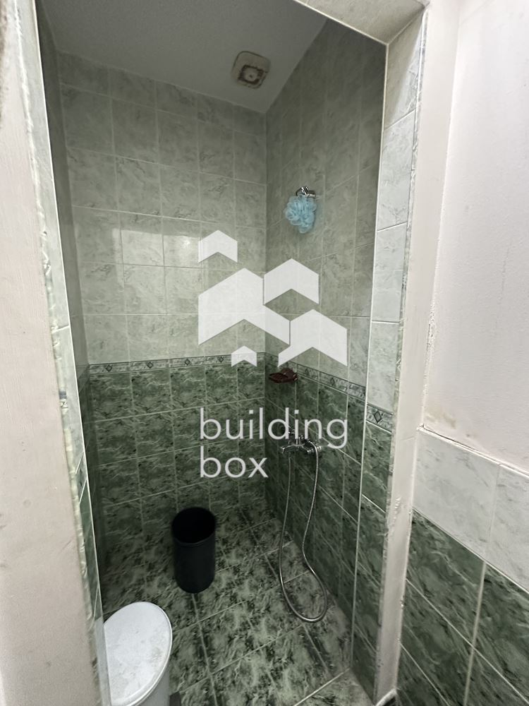 Огромен склад - кв. Гагарин - 0