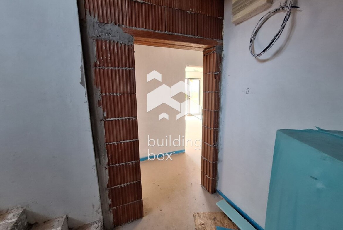 Тристаен апартамент - гр. Нови Искър - 0