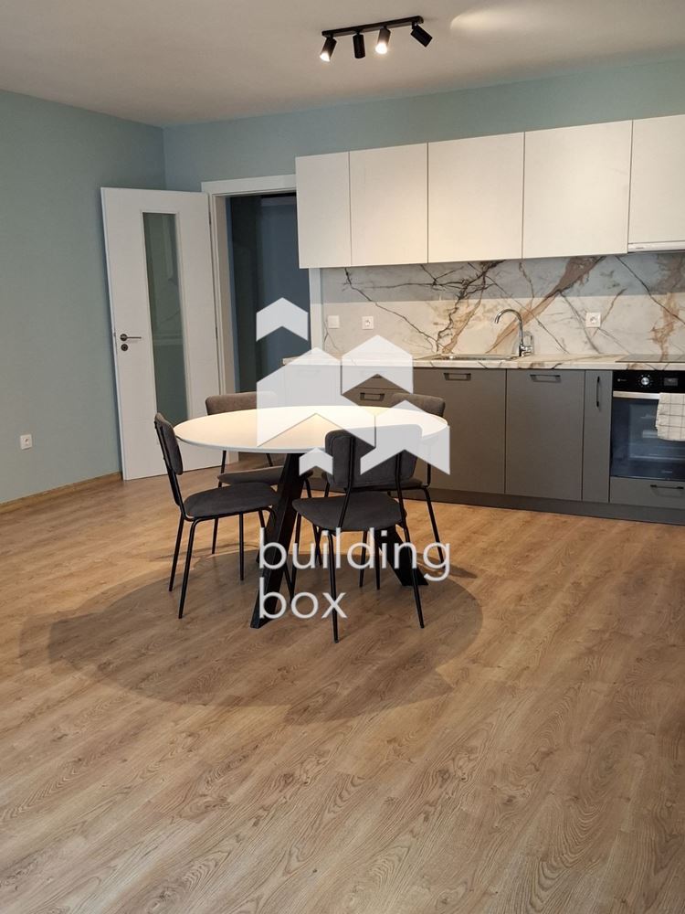 Тристаен апартамент в кв. Кръстова вада - 0