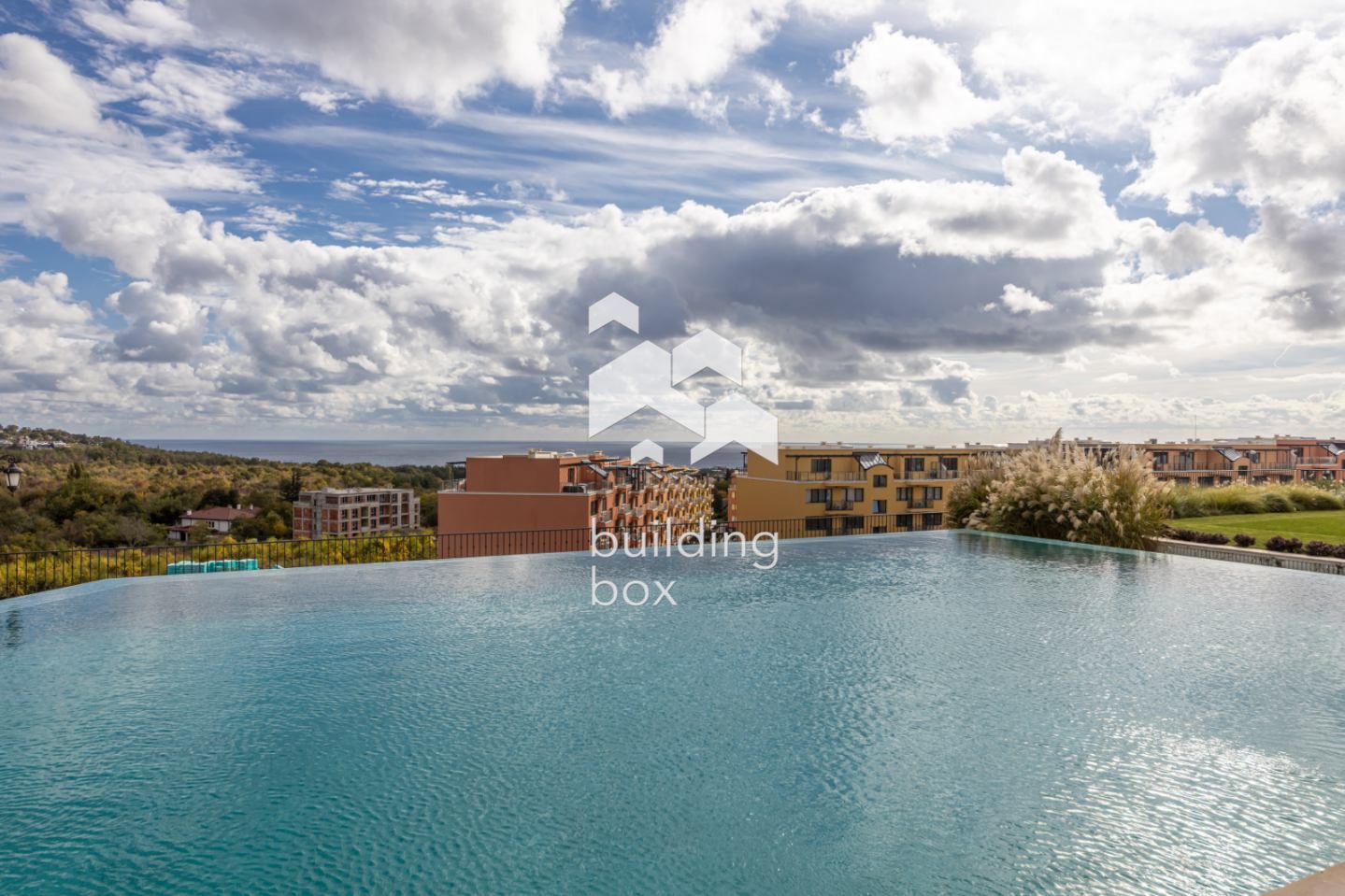 Лукс, простор и море – апартамент в бутикова сграда до к.к. Св. Св. Константин и Елена - 0