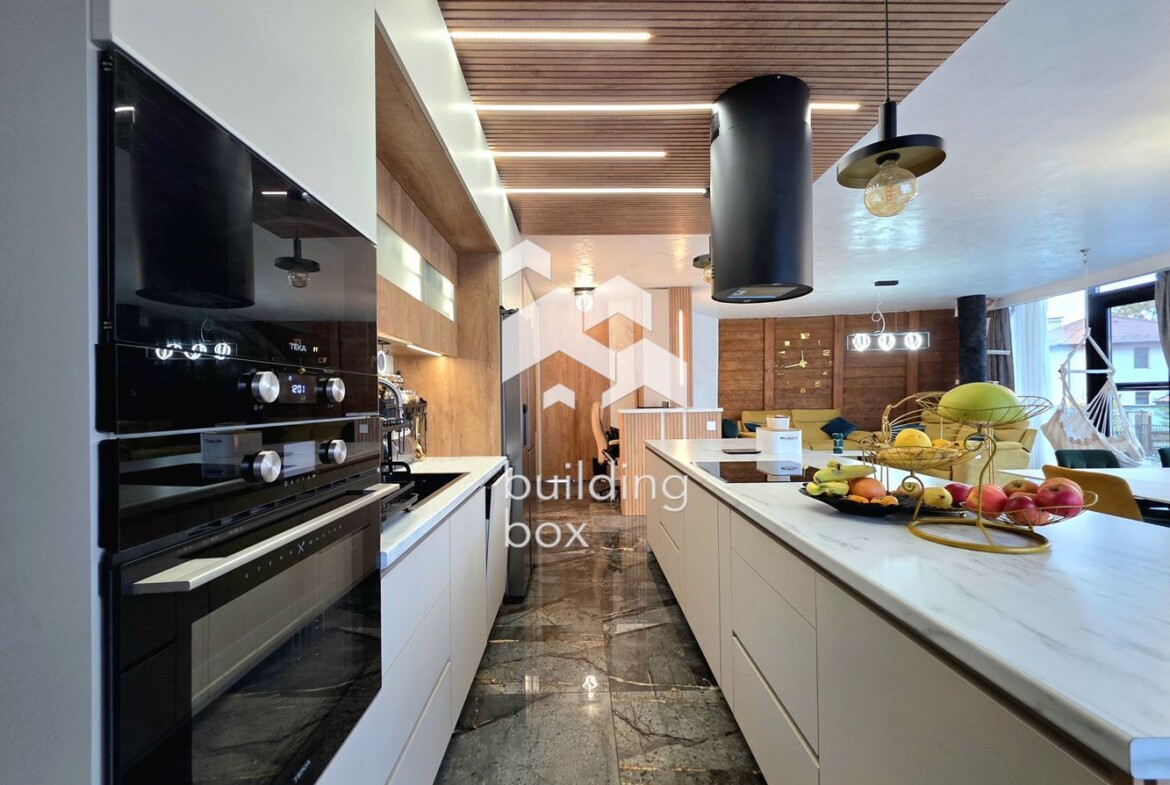 Елегантен тристаен апартамент с панорамна гледка - кв. Бояна - 0