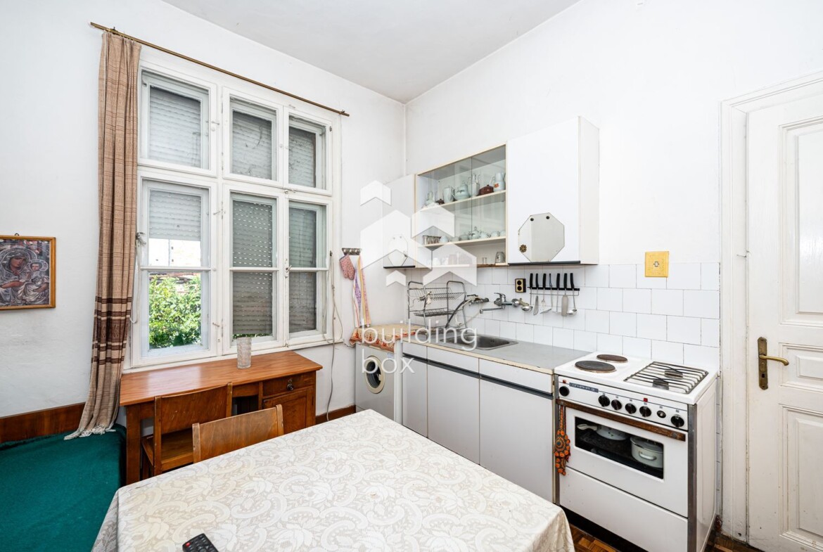 Етаж от къща с допълнителна постройка - гр. Асеновград - 0