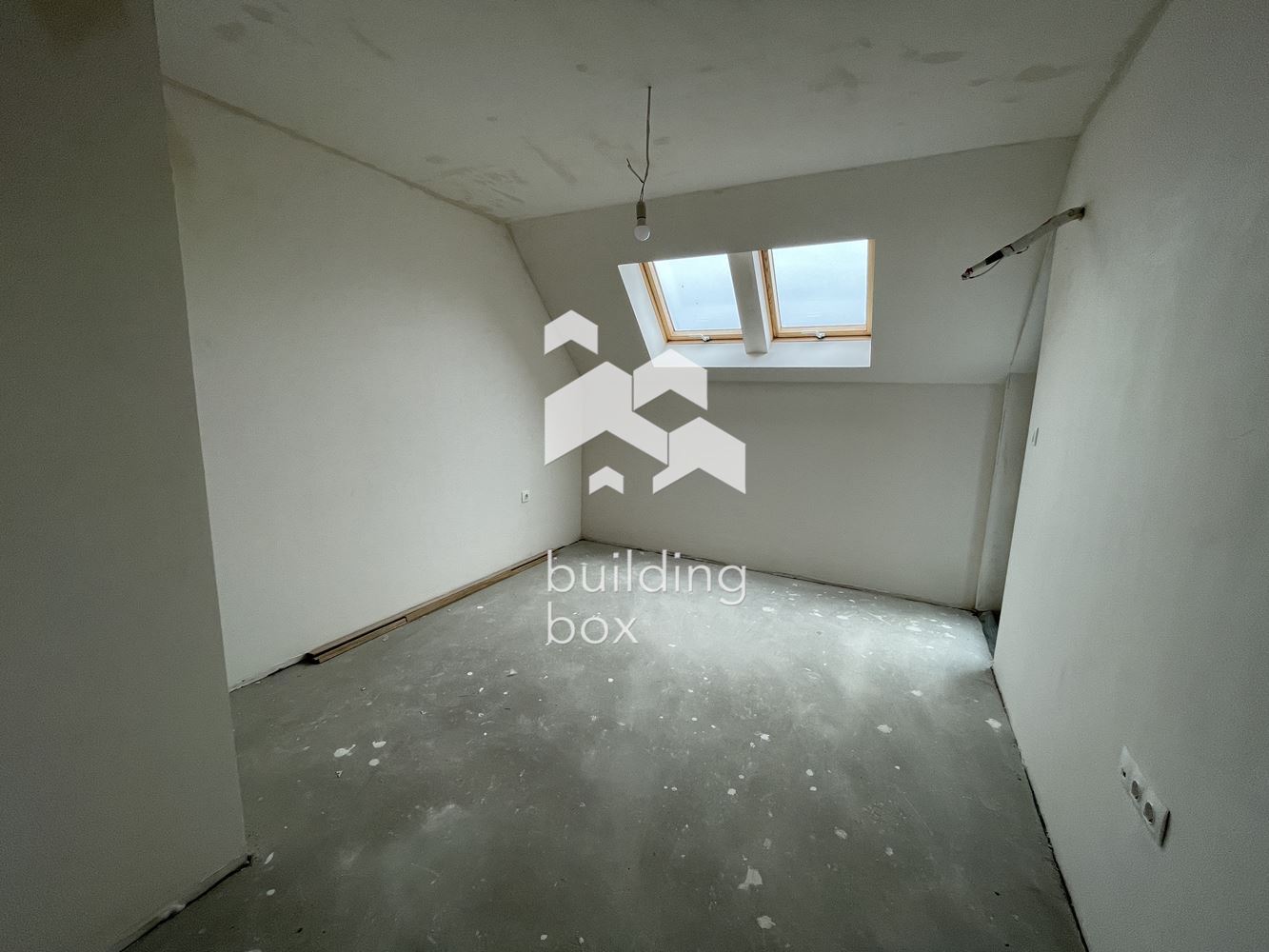 ДО КЛЮЧ! Многостаен мансарден апартамент в новострояща се сграда в кв. Левски - 0