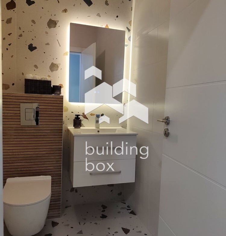 Тристаен апартамент в кв. Кръстова вада - 0