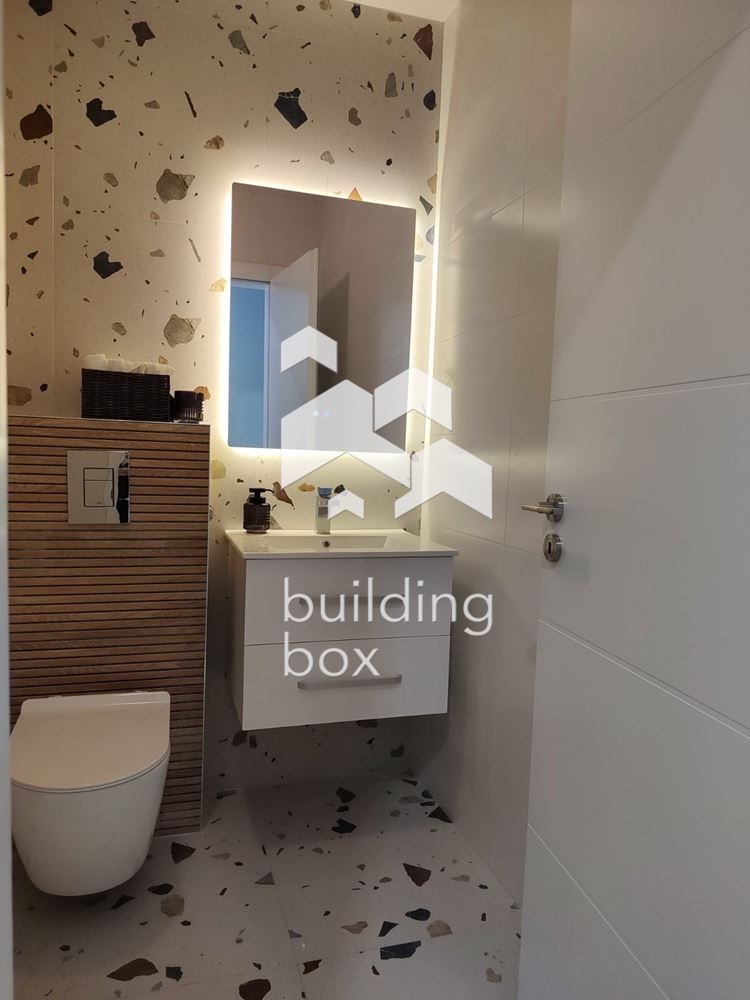 Тристаен апартамент в кв. Кръстова вада - 0