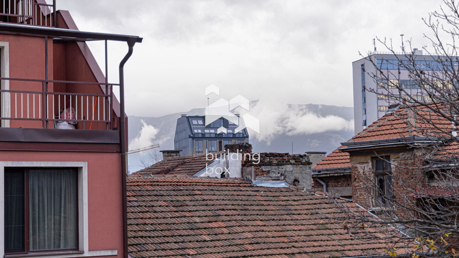 Луксозно обзаведен тристаен апартамент - Център - 0