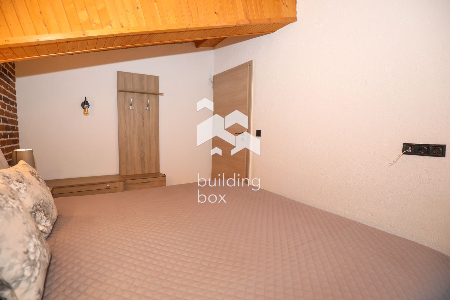 Къща - София, област, с.Искрец - 0