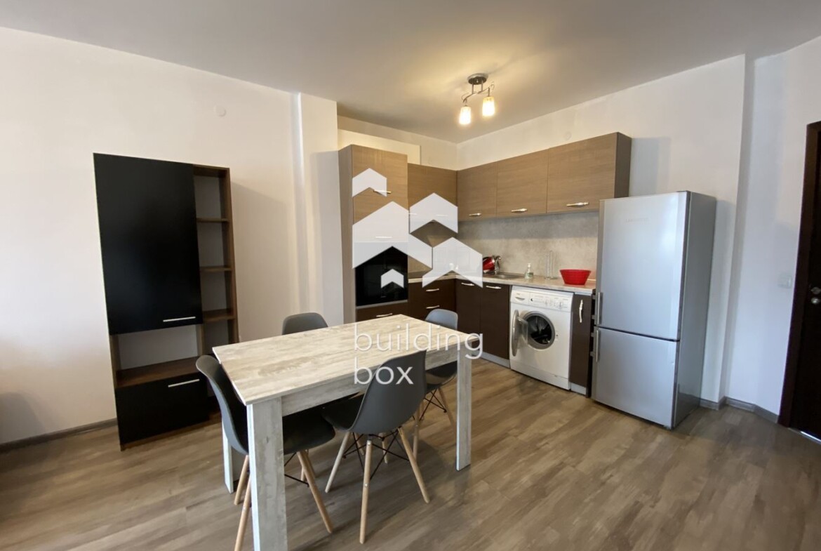 Тристаен обазаведен под наем срещу МУ Пловдив. - 0