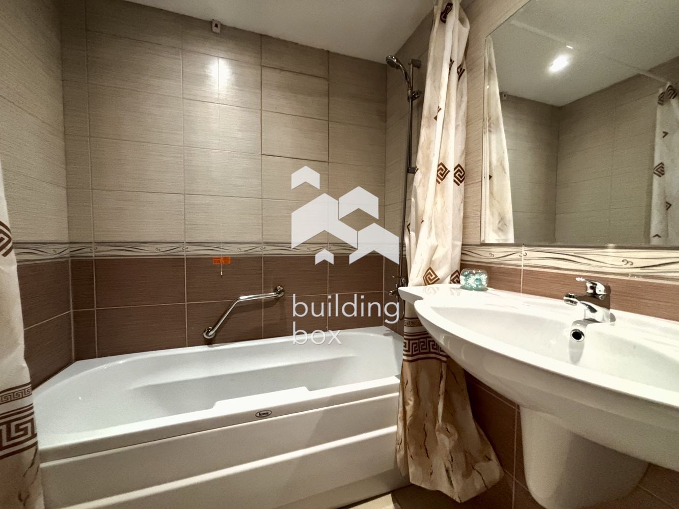 Обзаведен ЕДНОСТАЕН апартамент - 0