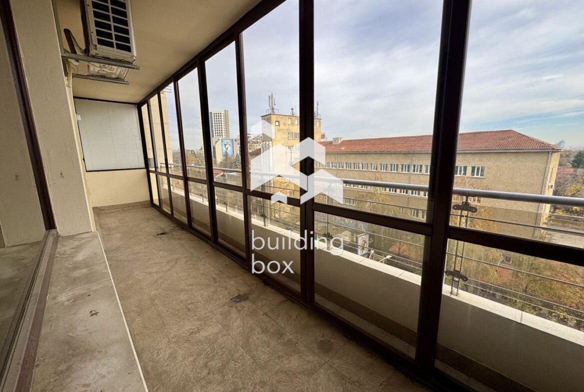 Двустаен апартамент / офис на бул. Черни Връх - 0