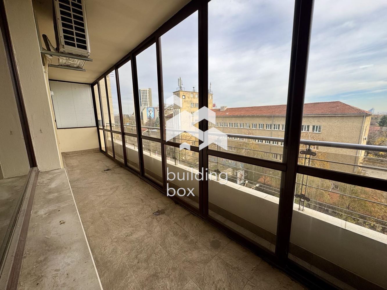 Двустаен апартамент / офис на бул. Черни Връх - 0