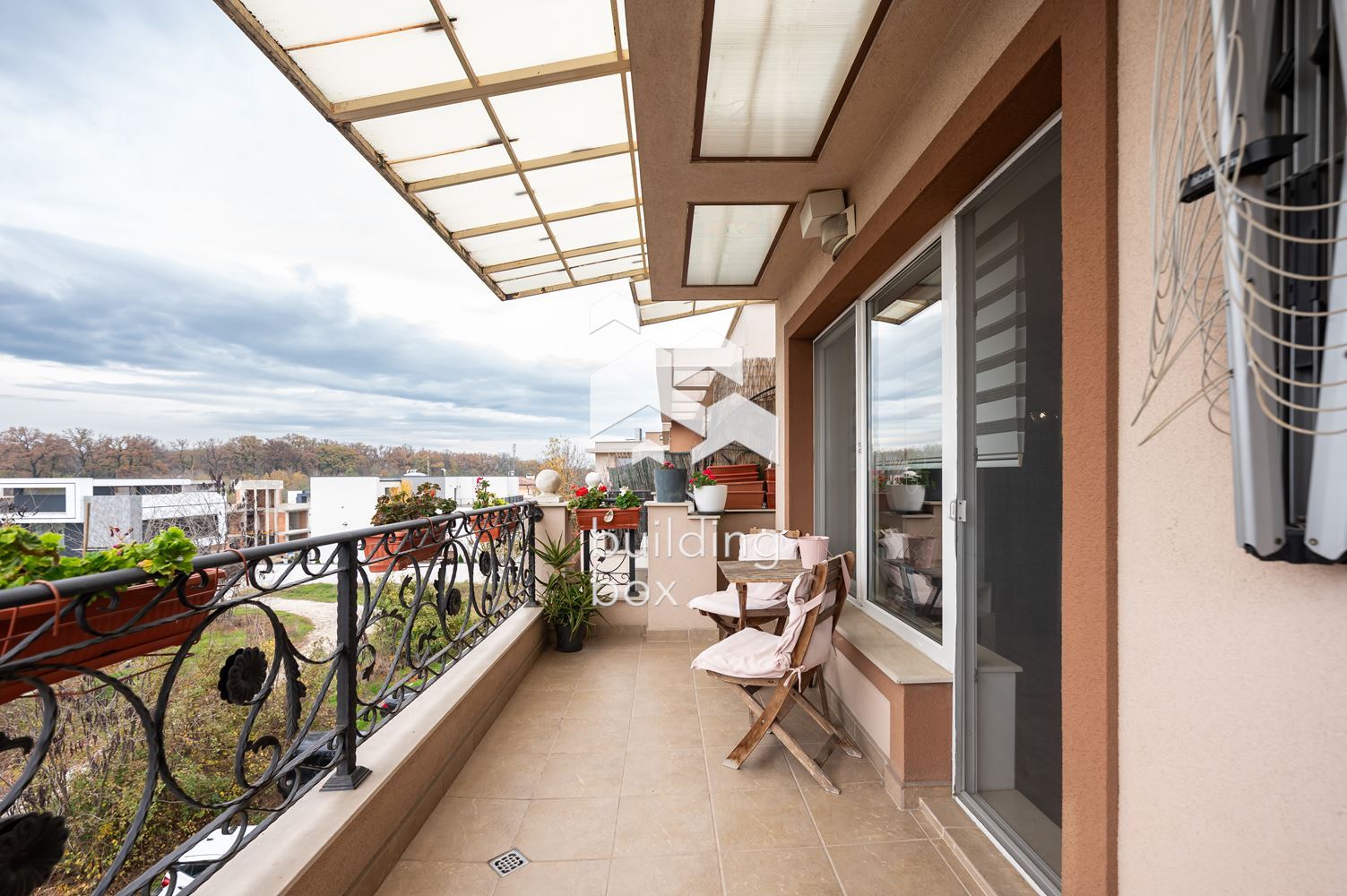 Тристаен обзаведен апартамент на ул. "Рая" - 0