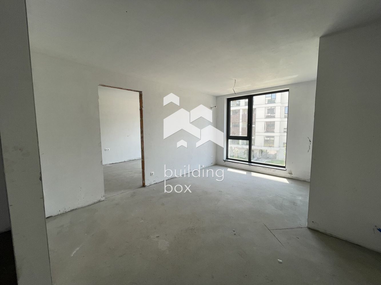 Четиристаен апартамент в ж.к. Кръстова Вада - 0