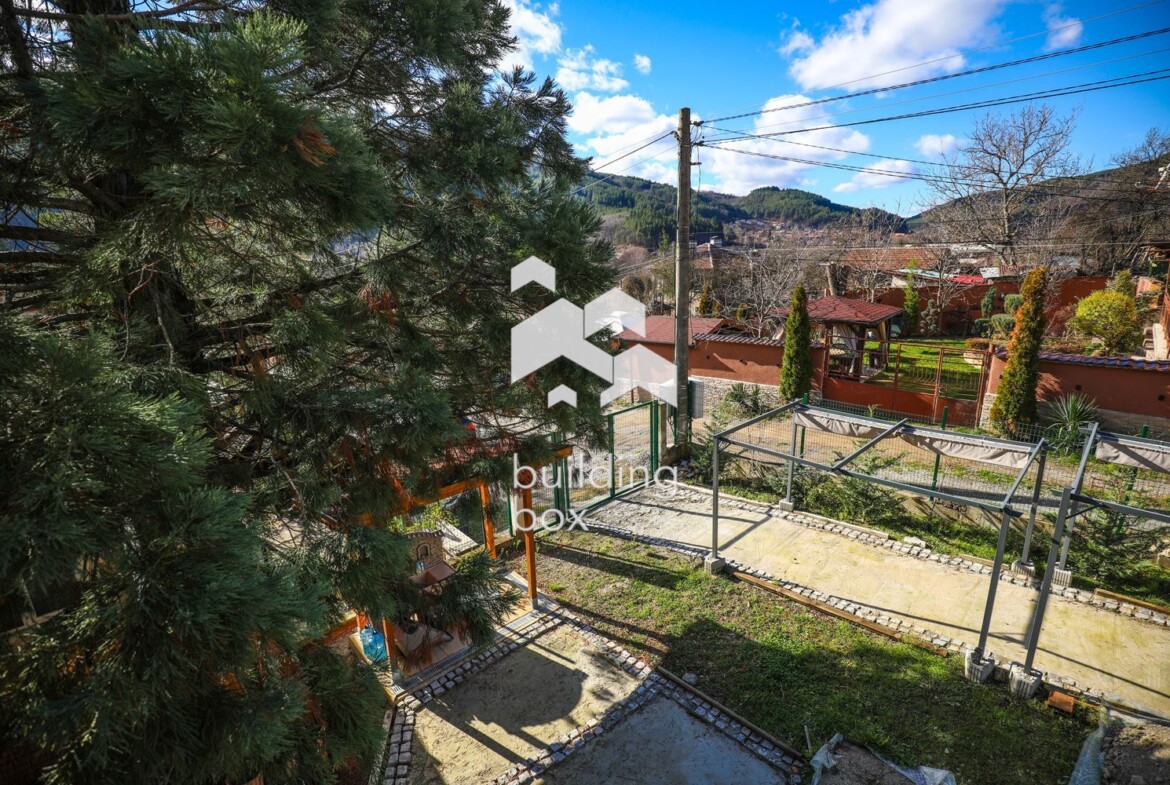 Къща - София, област, с.Искрец - 0