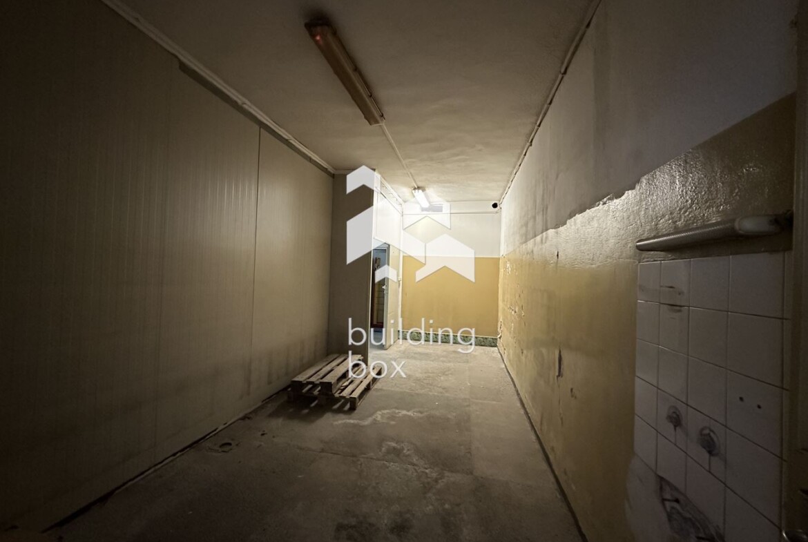 Огромен склад - кв. Гагарин - 0