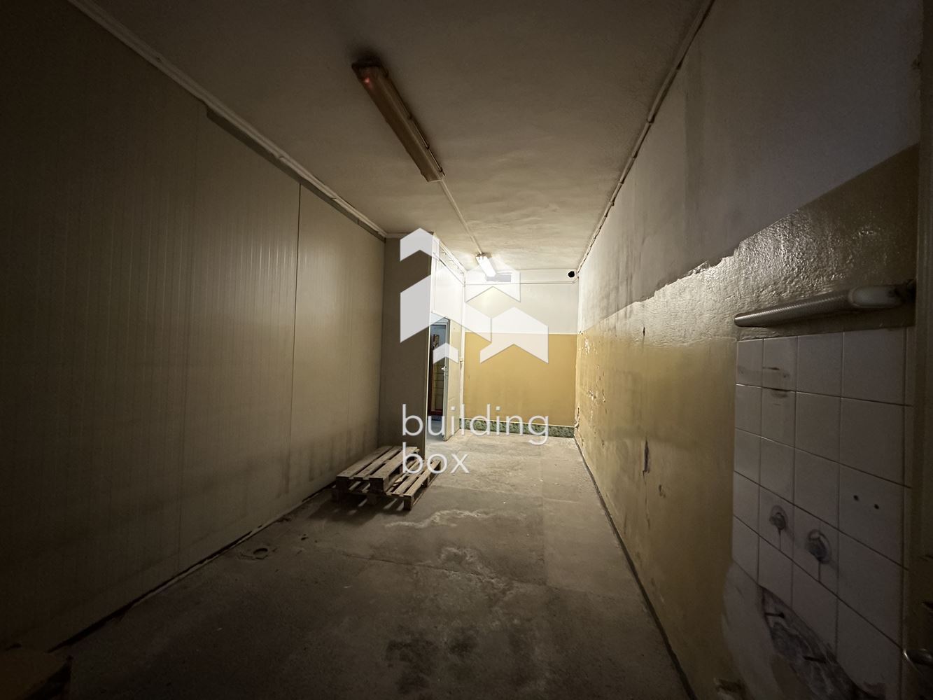 Огромен склад - кв. Гагарин - 0