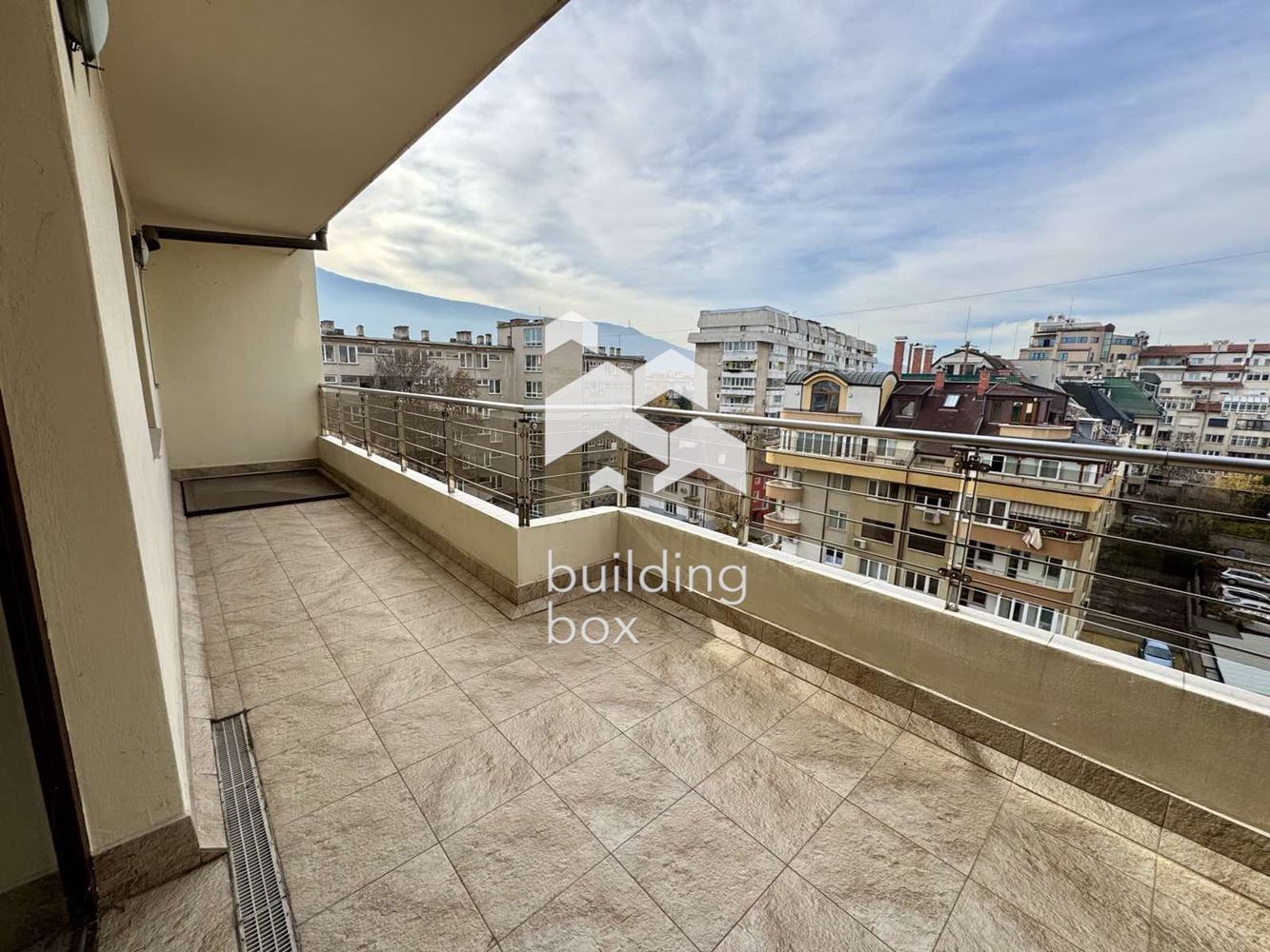 Двустаен апартамент / офис на бул. Черни Връх - 0