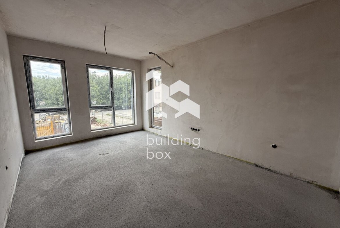 Тристаен апартамент - кв. Остромила - 0