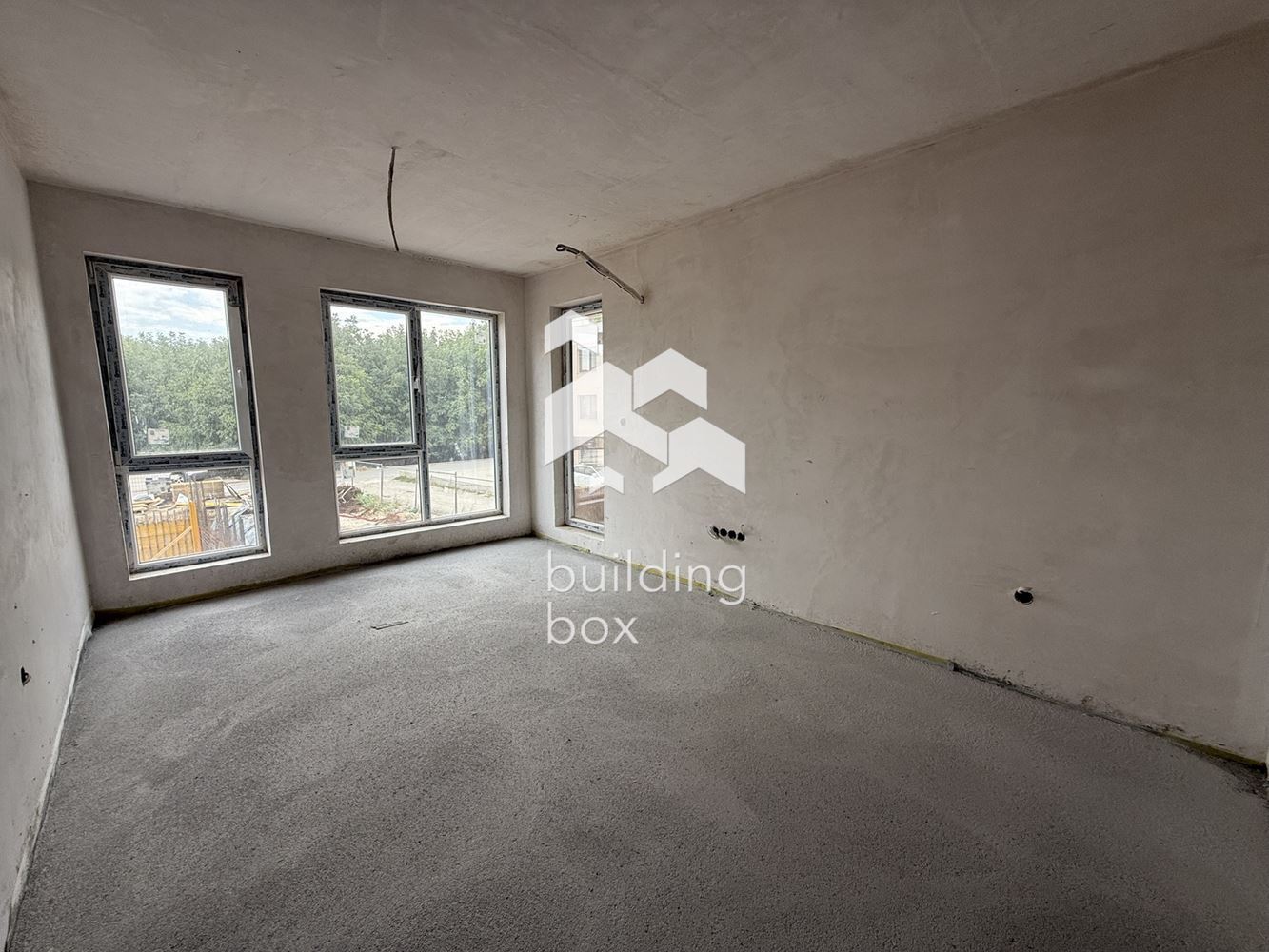 Тристаен апартамент - кв. Остромила - 0