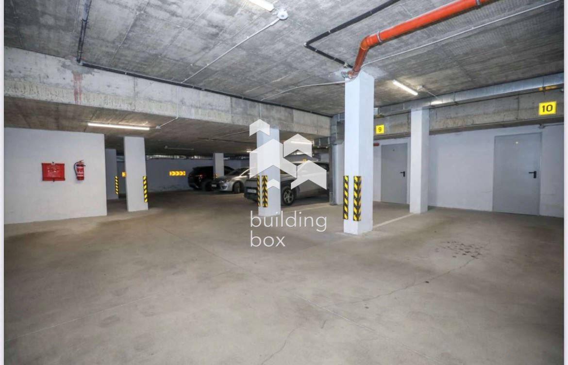 Луксозно обзаведен тристаен апартамент - Център - 0