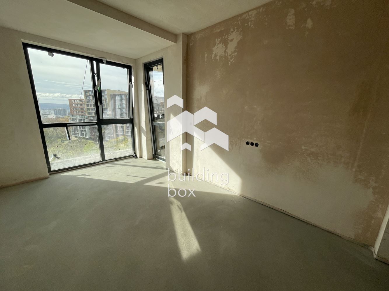 Тристаен апартамент в бутикова сграда пред Акт 15 - 0