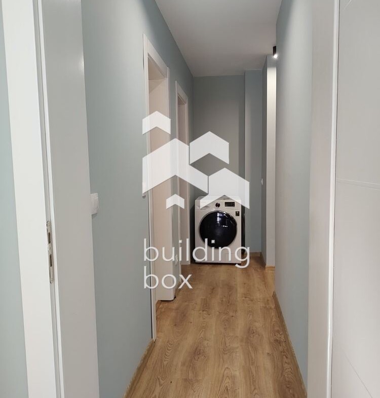 Тристаен апартамент в кв. Кръстова вада - 0