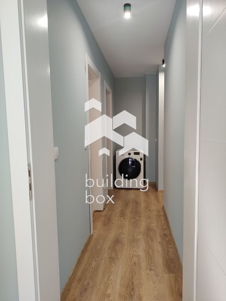 Тристаен апартамент в кв. Кръстова вада - 0