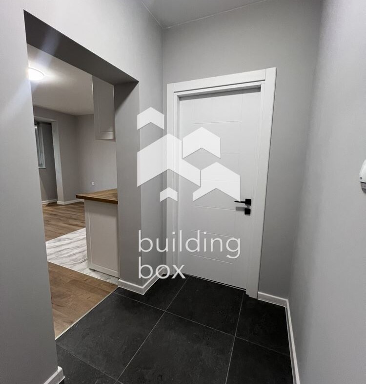 Тристаен апартамент в кв.Гагарин - 0