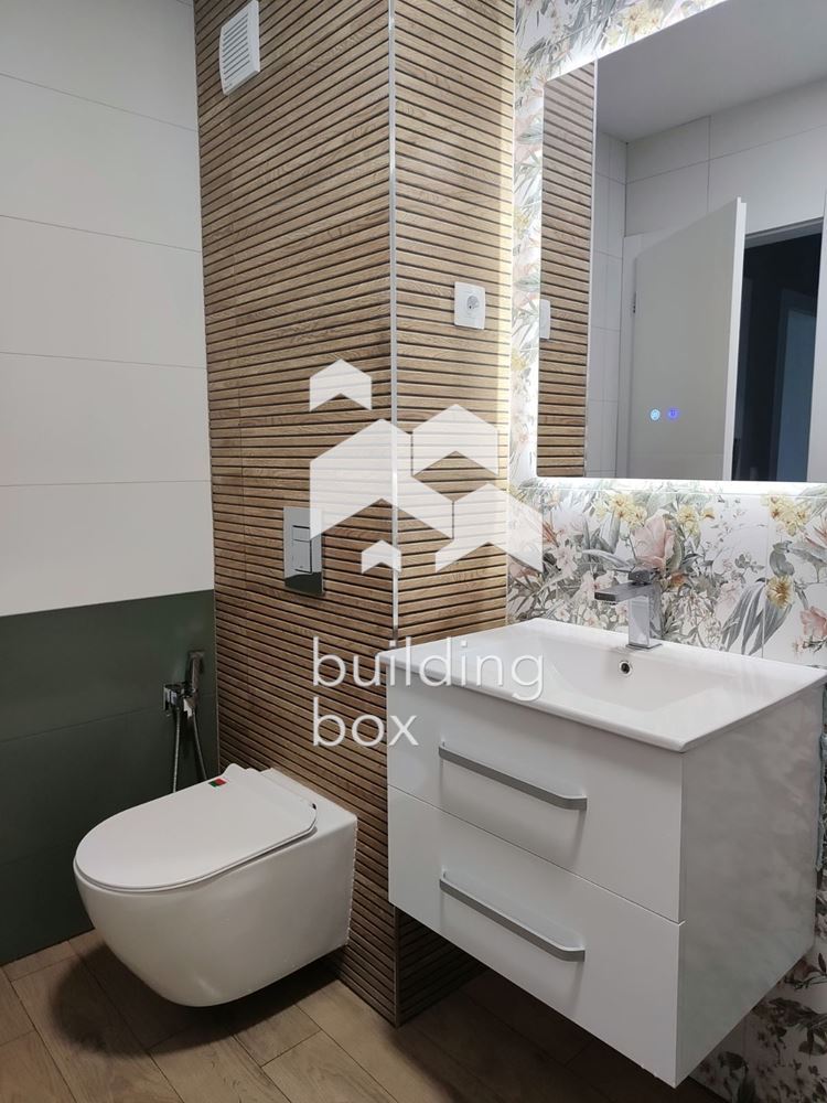 Четиристаен апартамент в кв. Кръстова вада - 0