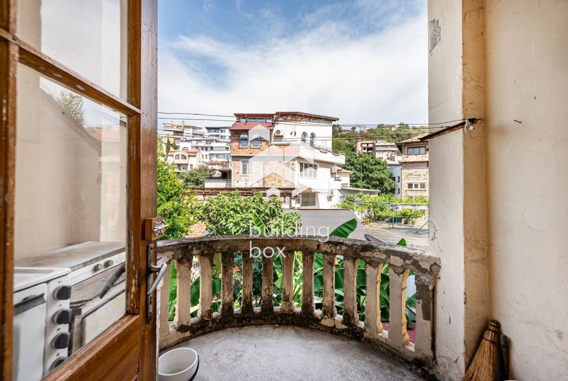 Етаж от къща с допълнителна постройка - гр. Асеновград - 0