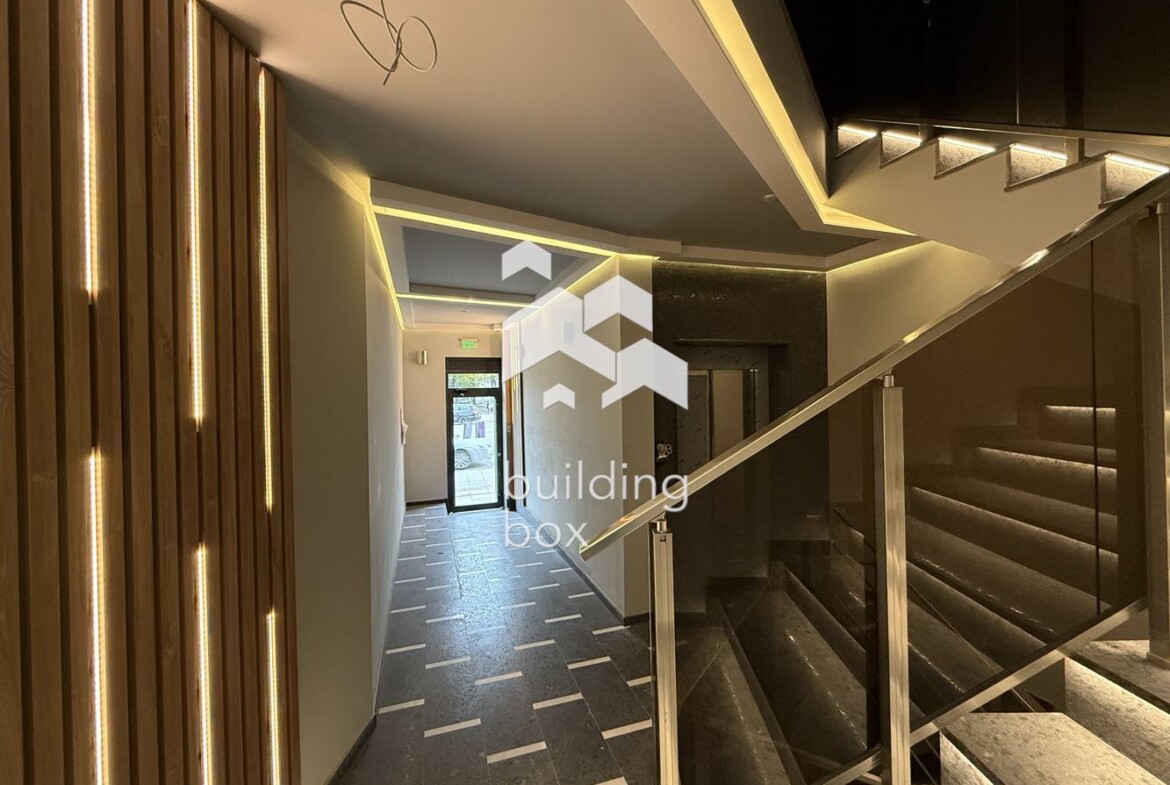 Двустаен апартамент с АКТ16 - центъра на гр. Пловдив - 0