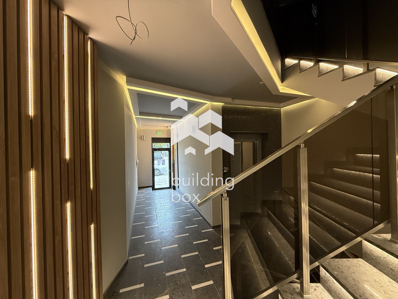 Двустаен апартамент с АКТ16 - центъра на гр. Пловдив - 0