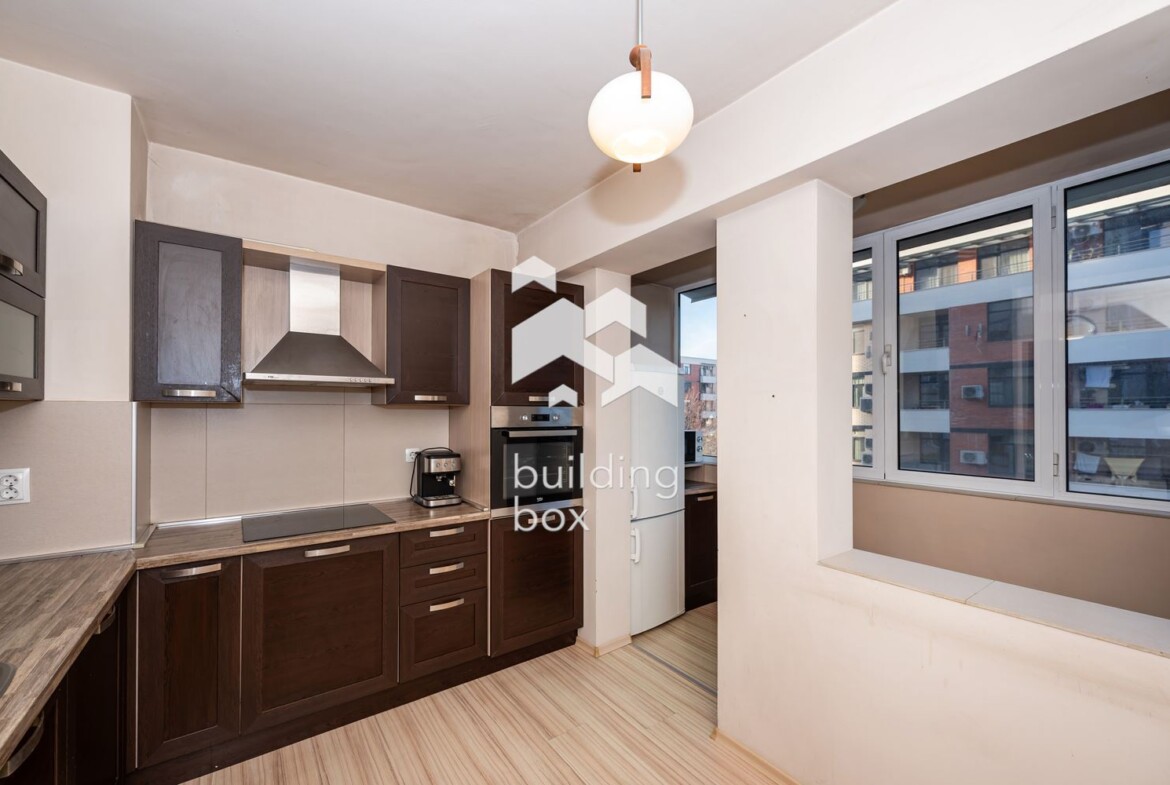 Тристаен апартамент в кв. К.Париж. - 0